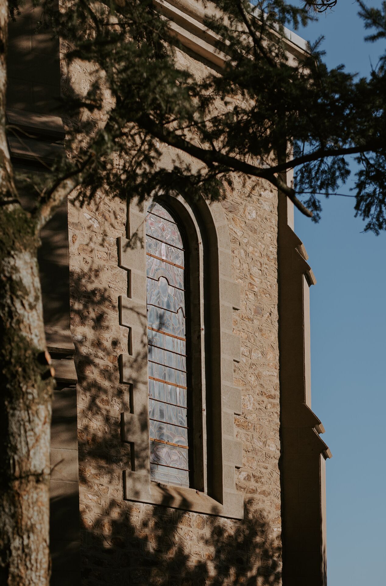 Shooting extérieur - janvier 2025 - vitraux chapelle - Domaine de Meslay