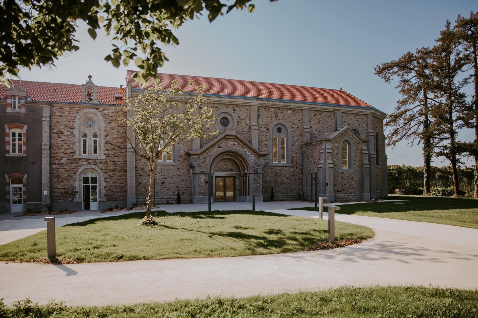allée salle de chapelle  - Domaine de Meslay