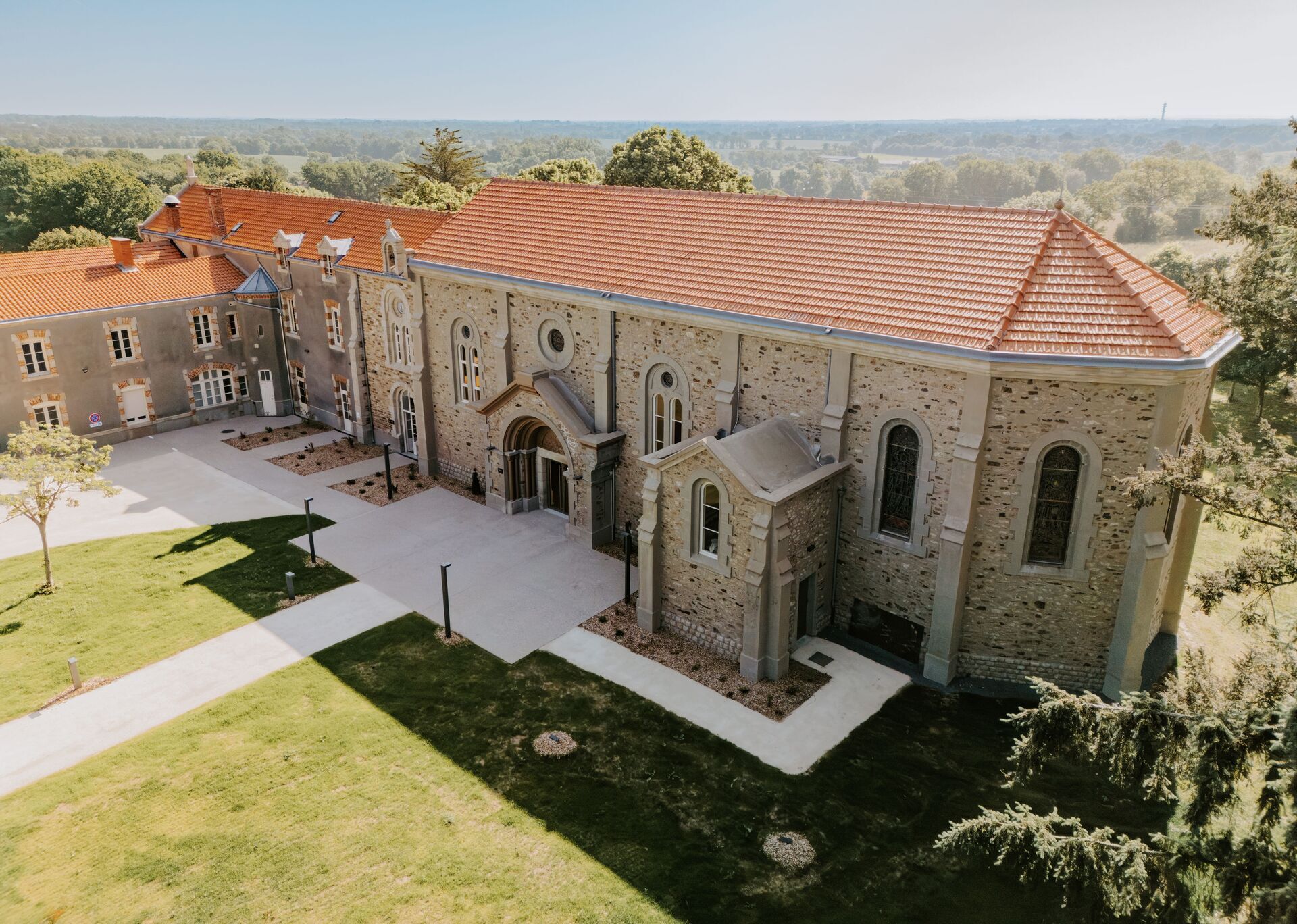 vue chapelle drone - Domaine de Meslay