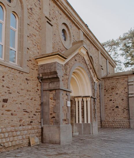 Devant la Chapelle - Domaine de Meslay