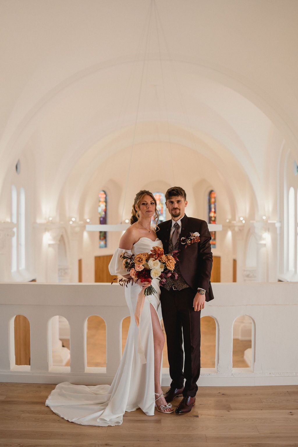 Shooting inspiration Mariage - avril 2025 - photo de mariage - balcon - Domaine de Meslay