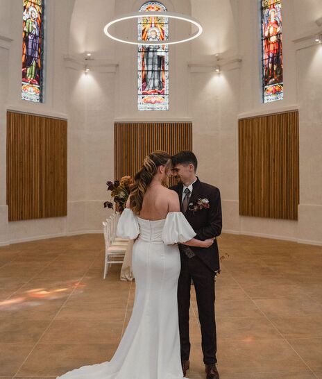 Shooting inspiration Mariage - avril 2025 - couple salle de la chapelle  - Domaine de Meslay