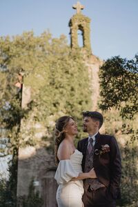 Shooting inspiration Mariage - avril 2025 - photo de mariage extérieur chapelle - Domaine de Meslay